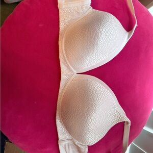 Warner's Textured White Bra